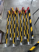 雙面反光導標(管子+貼黃黑斜紋)